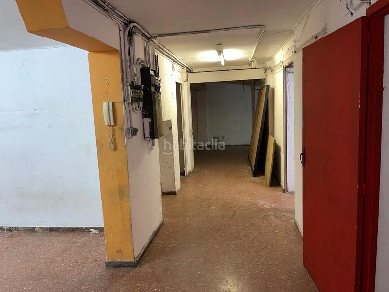 Foto 1818ba23-9133-414f-b909-74c2adac09db. Rent business premise in avinguda dels quinze 31 in Barcelona