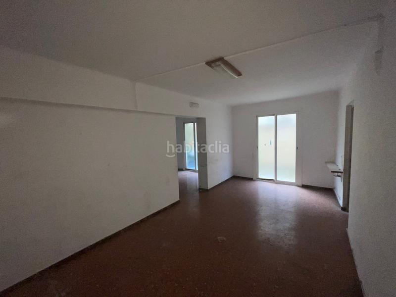 Foto a0d7881a-791b-4bbe-8272-05f84ce9efae. Rent business premise in avinguda dels quinze 31 in Barcelona