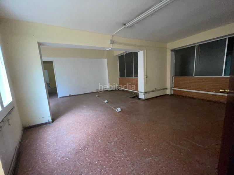 Foto b12db880-ecd5-4fff-868b-5028c5236a07. Rent business premise in avinguda dels quinze 31 in Barcelona