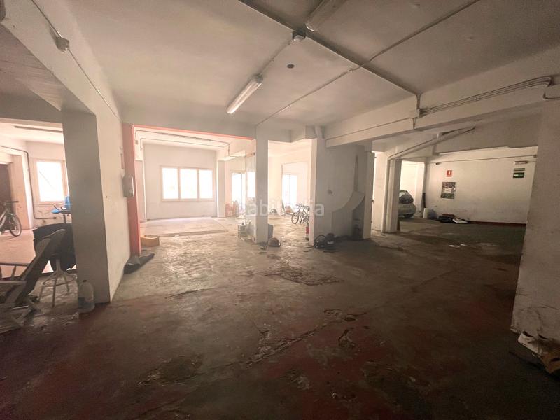 Foto b157a864-2ffb-48eb-be3c-3337d6b06d82. Rent business premise in avinguda dels quinze 31 in Barcelona