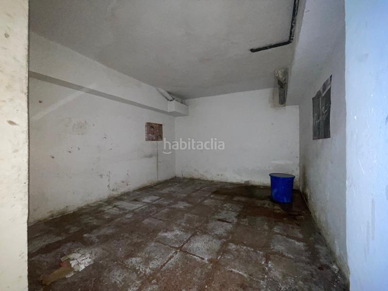 Foto ff6f48e9-7d86-42ef-8888-a1c87a86a73a. Rent business premise in avinguda dels quinze 31 in Barcelona