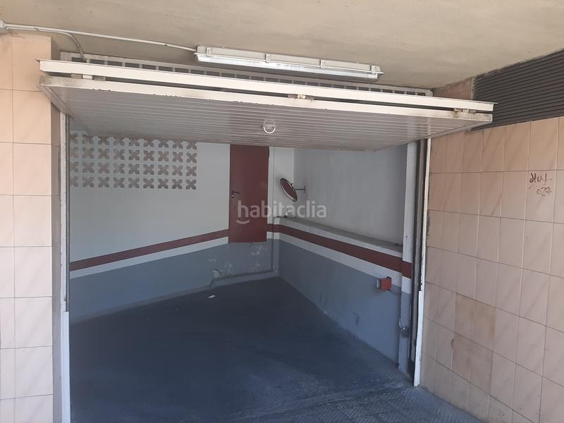 Foto 93a20c52-d8fc-46dc-a4a9-bdf616ded85e. Parking voiture dans carrer de costa i cuxart 27 dans Barcelona