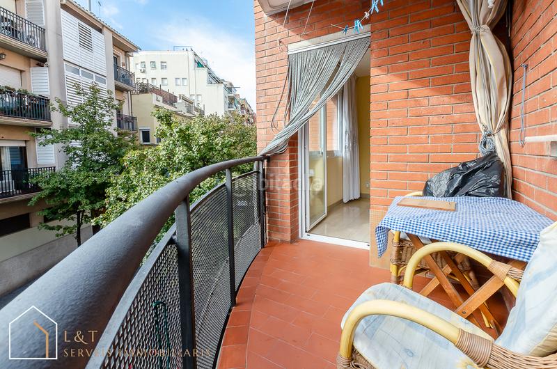 Foto bc2c0e78-5fd3-47f7-bf69-0083b413d450. Etagenwohnung mit parking in Guinardó Barcelona