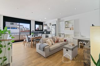 Etagenwohnung  Carrer de pompeu fabra