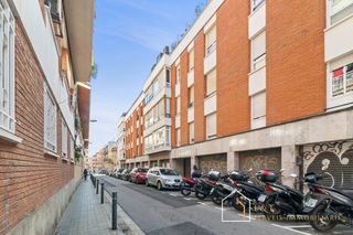 Etagenwohnung in Carrer de Serrano