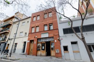 Edificio in Passeig de la Mare de Déu del Coll