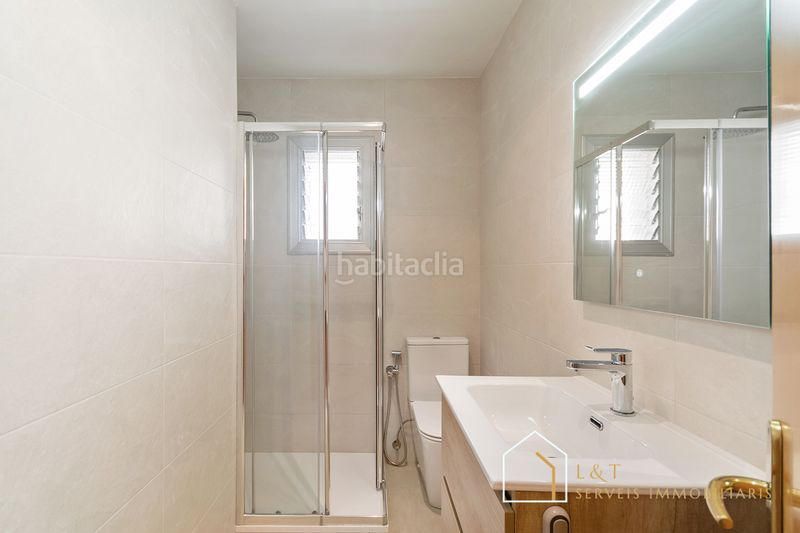 Foto c0f34fe1-2d72-4c24-94c5-073cd9090e29. Ático en Turó de la Peira Barcelona