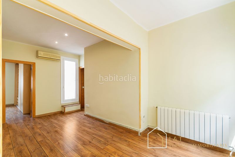 Foto f8363a13-d944-436b-9b5d-325a755fe41b. Ático en Turó de la Peira Barcelona