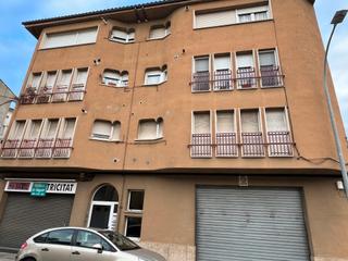 Piso en Carrer de girona 74. Piso en venta en manlleu alquilado