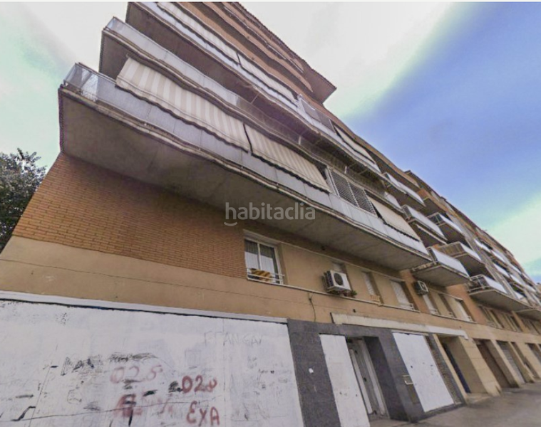 Foto 2387633c-349c-453b-b96a-9beb17a8bf60. Piso vivienda ocupada en Escodines Manresa