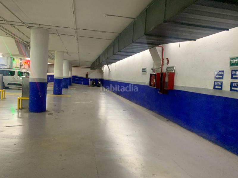 Foto 64a5cf89-37e6-41b4-9f30-0075c82f29a3. Parking voiture dans la rambla 88 dans Gòtic Barcelona