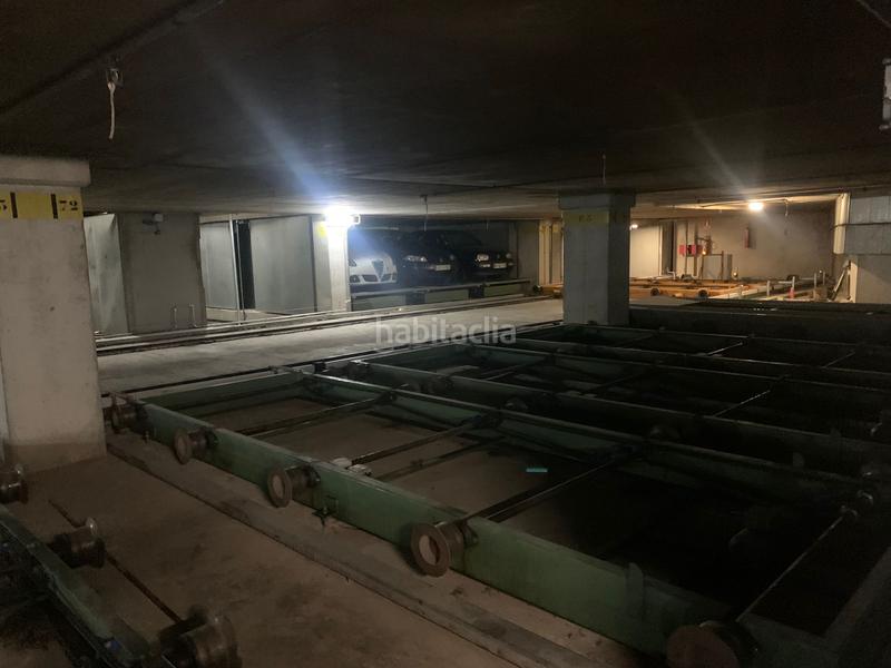 Foto 6c27c775-5ed3-4f12-8e9f-f95b92dc0d5d. Parking voiture dans la rambla 88 dans Gòtic Barcelona