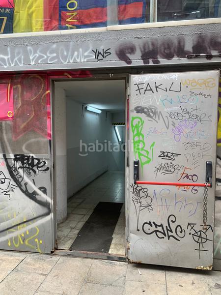 Foto 8db29ae9-514e-4b58-9b4f-9edecf997b3f. Parking voiture dans la rambla 88 dans Gòtic Barcelona