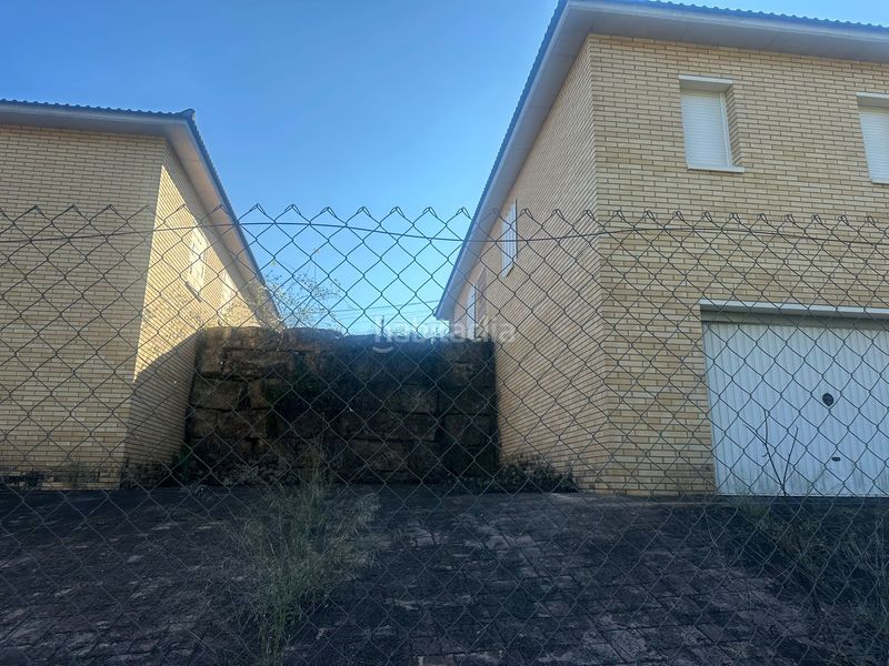 Foto 3ffb011f-9bd6-46d4-a979-3b42082cbba0. Xalet amb aparcament a Torre de Claramunt (La)