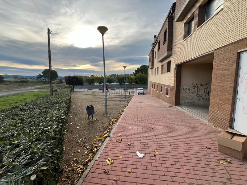 Foto 542f4c78-b8dd-4d04-8ab7-93d35e723f6b. Aparcament cotxe a Òdena