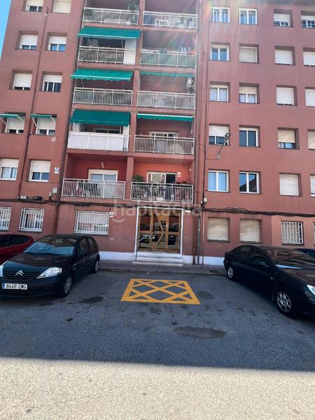 Foto 98bee9c3-71ba-49ad-99bb-1957435adc49. Ground floor in carrer d'amèrica 15 in Can Parellada Terrassa