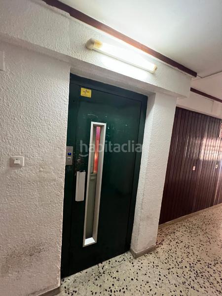 Foto cf9b7173-f2e7-445c-959d-3bf9ae1f9bcd. Ground floor in carrer d'amèrica 15 in Can Parellada Terrassa