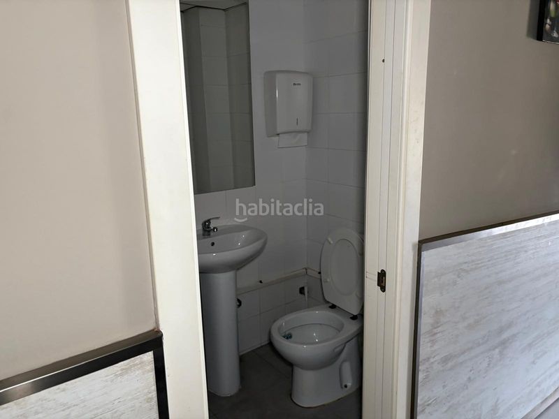 Foto 7b1ba4d1-f9e5-4129-a032-ac97adb1ca60. Local comercial a Can Palet Terrassa