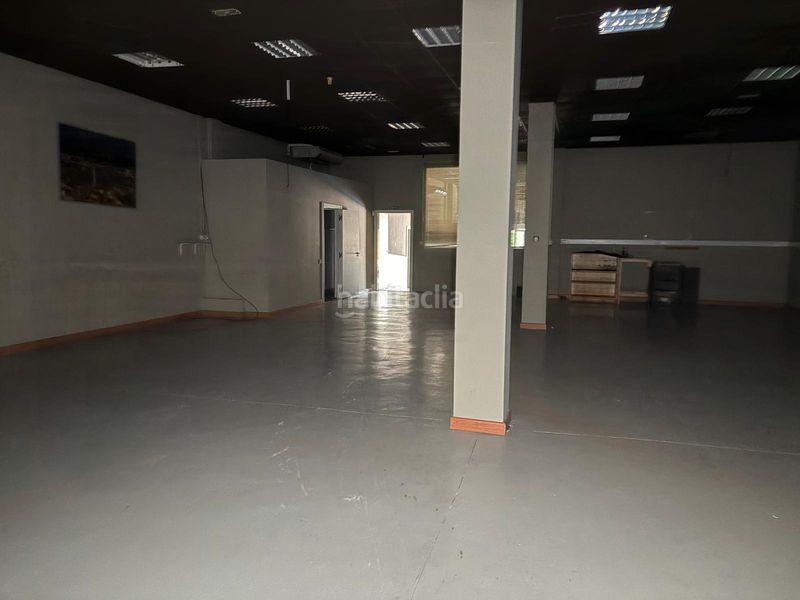 Foto 9bbf4b81-afeb-42a5-aa51-d0fac71a068d. Local comercial a Can Palet Terrassa