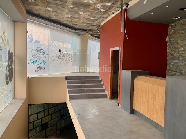 Foto f861b780-1e02-475c-bac2-ce4888e815f6. Local comercial a Egara Terrassa