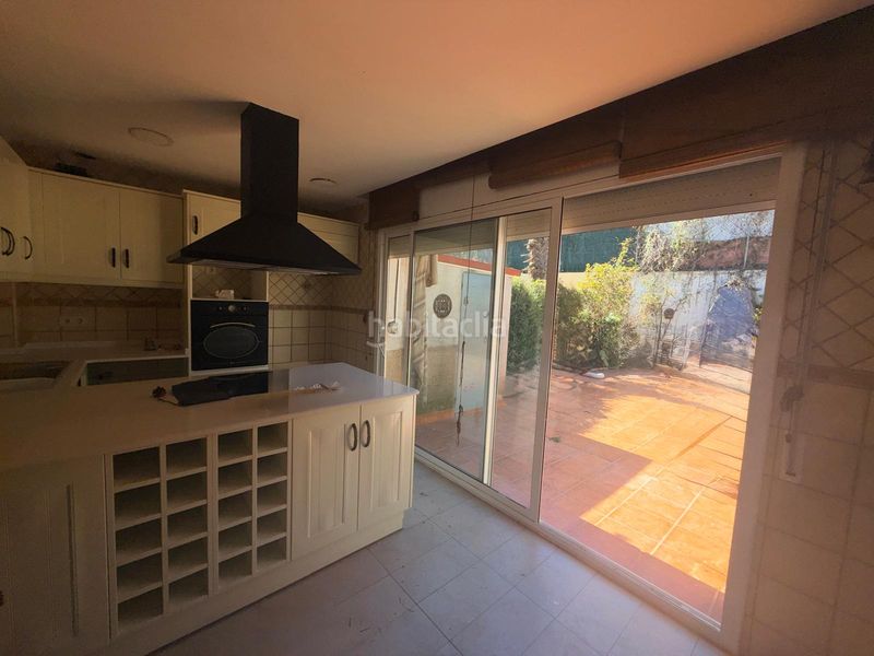 Foto 15cb2b0d-5381-4625-8ad2-dffcbd5eb8e6. Casa amb aparcament a Roc Blanc Terrassa