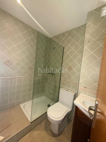 Foto 3f29e6e7-5b78-4d1b-adda-470ce1795cee. Casa amb aparcament a Roc Blanc Terrassa