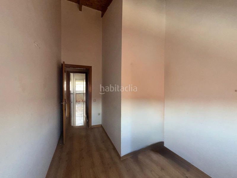 Foto 6bc01265-71f2-4f6f-bc57-f0ed55e4582b. Casa amb aparcament a Roc Blanc Terrassa