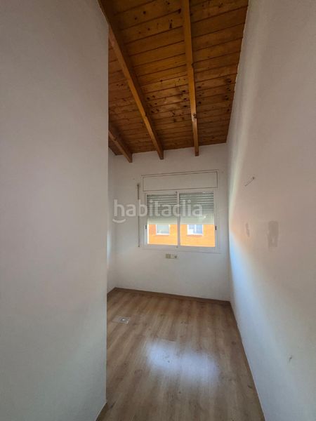 Foto c70b2f38-fe02-4d87-8f42-8f7c268b3910. Casa amb aparcament a Roc Blanc Terrassa