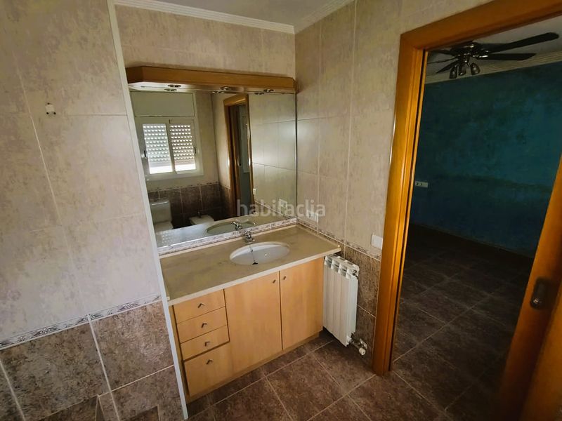 Foto cfec79aa-9a06-4d7c-838e-eace152e614a. Casa adossada a Linyola