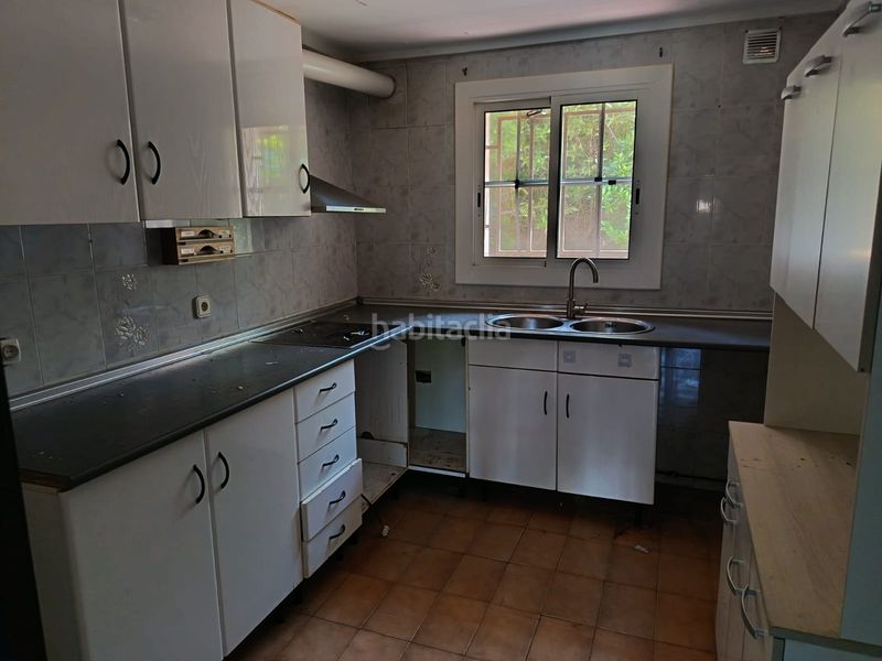 Foto f48b1846-91fe-4782-bdba-e670d310cd01. Casa amb aparcament a Can Palet de Vista Alegre Terrassa