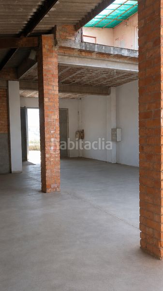 Foto efe2e1ec-dc9b-4a67-bbef-1ba83a669359. Nau industrial a Navarcles