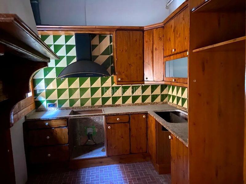 Foto 9091d49e-55f7-45aa-9414-a141aa92e054. Casa adossada a Organyà