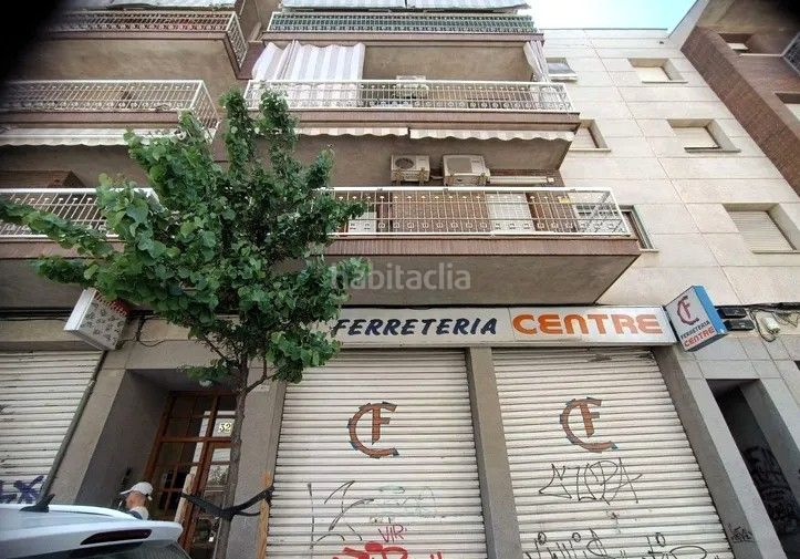 Foto a5d2e274-9990-4613-874f-ad324199b66c. Local comercial a La Bordeta Lleida