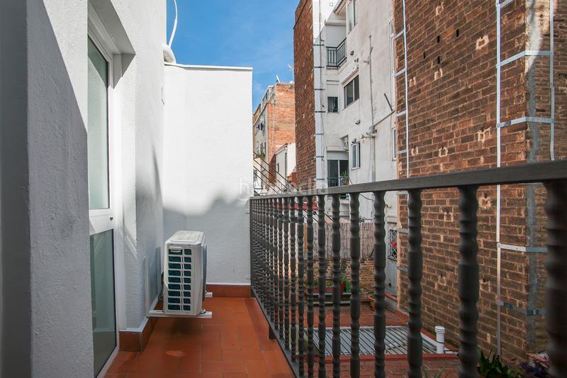 Foto 7e2a0683-ab72-4af4-bedd-b42f97b0e602. Edificio in Provençals del Poblenou Barcelona