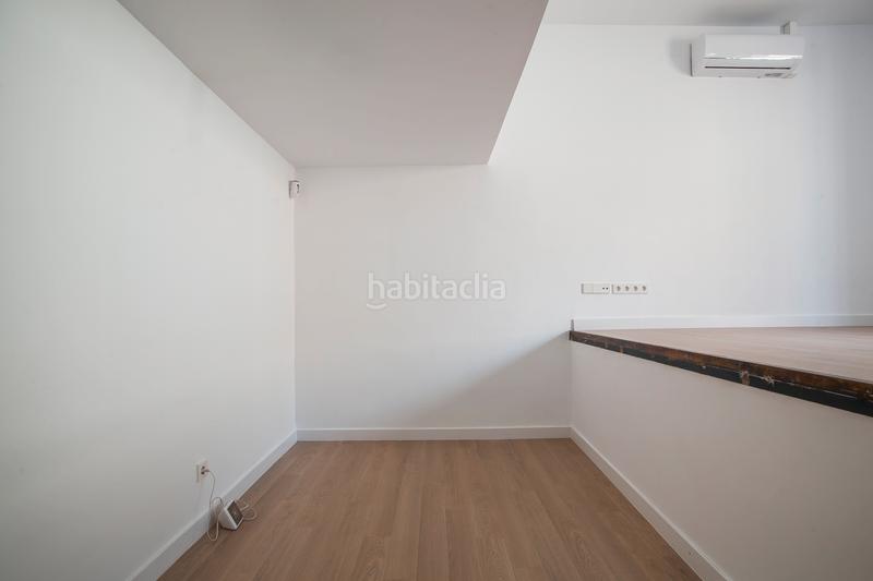 Foto d9b61b4e-3c73-40e8-a5ae-b37fc845e6c5. Edificio in Provençals del Poblenou Barcelona