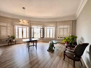 Appartement  Passeig de grcia. Propiedad en finca regia con balcn