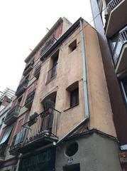 Edifici  Carrer d'astúries. Edificio en villa de gracia.