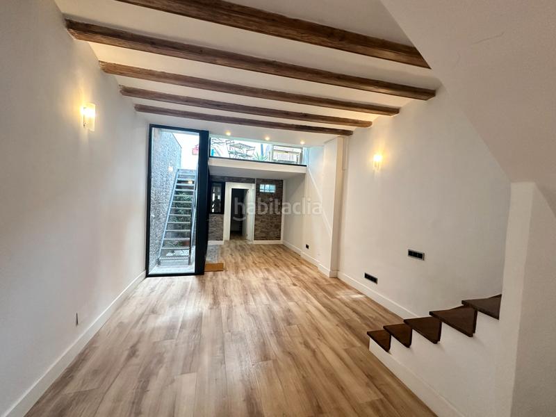 Foto 062be4ca-c762-47f7-831b-601cbaaeabf4. Dúplex en carrer de sant narcís 5 casa de dos plantas con terraza privada. en Barcelona