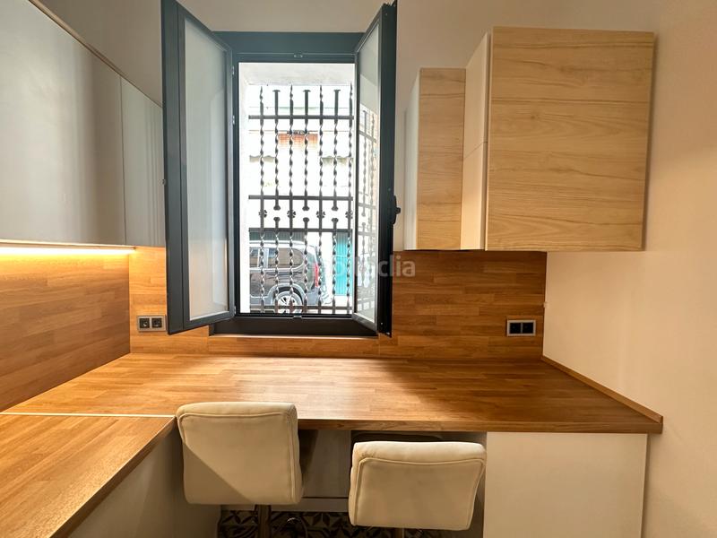 Foto 1a74f28e-9a7c-4291-8ea1-88fab1aa2444. Dúplex en carrer de sant narcís 5 casa de dos plantas con terraza privada. en Barcelona