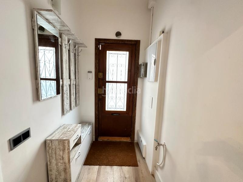 Foto 1a80346d-d664-4a8d-98a6-d74e863a5ce9. Dúplex en carrer de sant narcís 5 casa de dos plantas con terraza privada. en Barcelona