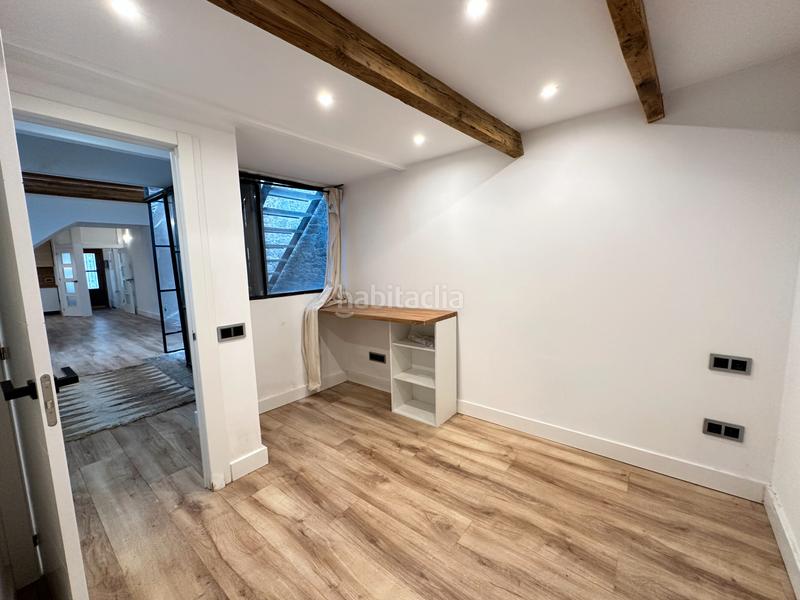 Foto 88e7b18f-d23c-46a1-ab34-0b955d5e20e3. Dúplex en carrer de sant narcís 5 casa de dos plantas con terraza privada. en Barcelona