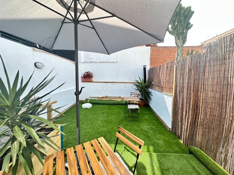 Foto eeb886a4-b3b4-465c-9bc0-1a9f1c02022b. Dúplex en carrer de sant narcís 5 casa de dos plantas con terraza privada. en Barcelona