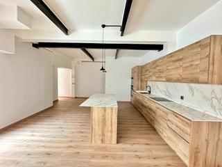Appartement  Travessera de les corts. Propiedad reformada de 194m con diseo moderno.