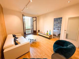 Affitto Appartamento  Carrer de la marina. Elegante apartamento en finca regia rehabilitada con terraza pan