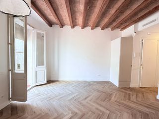Pis  Carrer de bruniquer. Con terraza privada de 33 m2