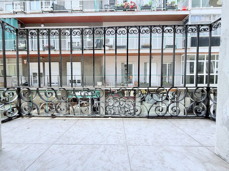 Foto 4eb6dc18-5857-448d-8158-1e3b7154abea. Pis amb calefacció a Vila de Gràcia Barcelona