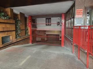 Parking voiture à Calle general eguia 5. Venta garaje coche mediano g.eguia