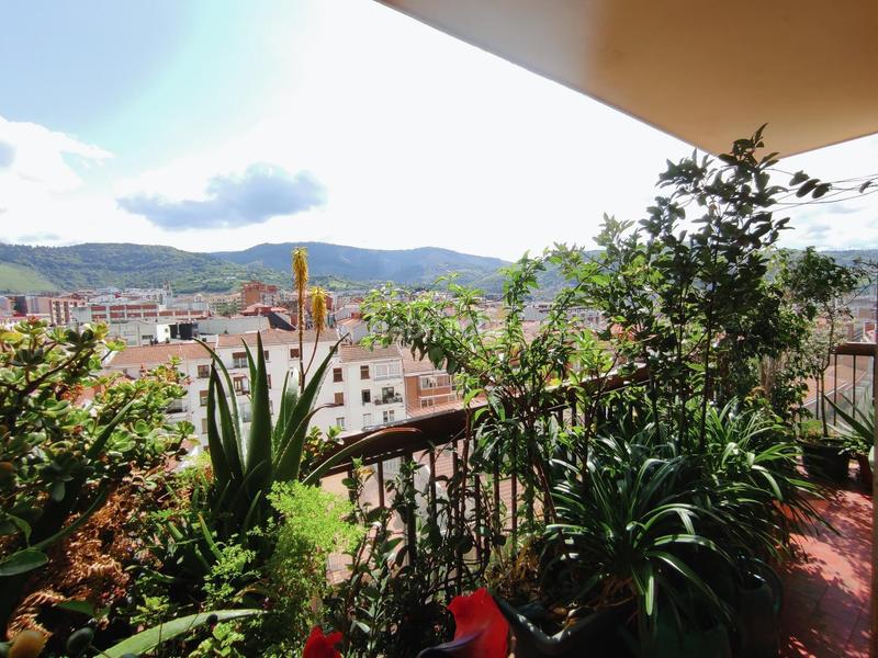 Foto fb92fa21-43af-4a34-a5df-558bbb9a0e41. Etagenwohnung mit heizung parking in Iralabarri Bilbao