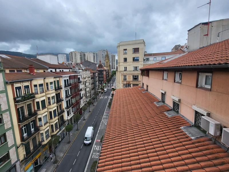 Foto a2de943c-2327-49d3-9538-858f73e7d834. Piso venta vivienda para segregar con terraza en Zabalburu Bilbao