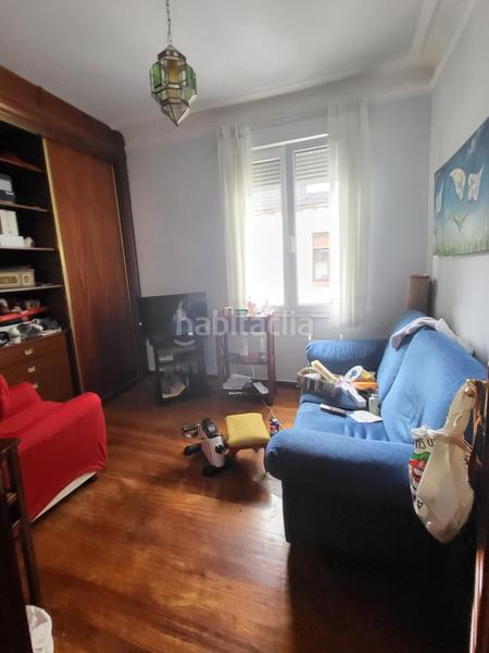 Foto f97e8080-5c21-4993-848e-e860e7d9f36d. Piso venta vivienda para segregar con terraza en Zabalburu Bilbao